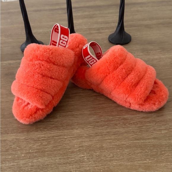 UGG Fluff Yeah "Red Currant" slippers size 5 - Picture 9 of 10